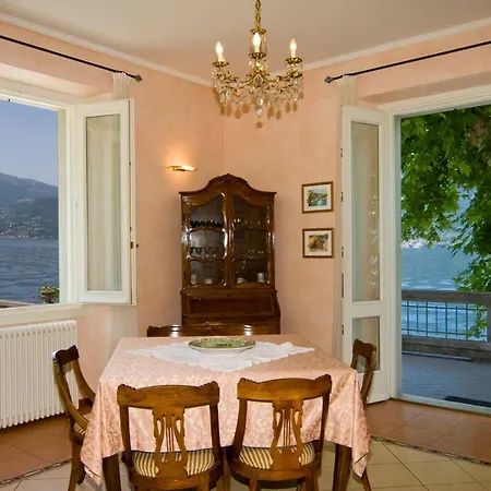 Sleeps 8 * Lezzeno