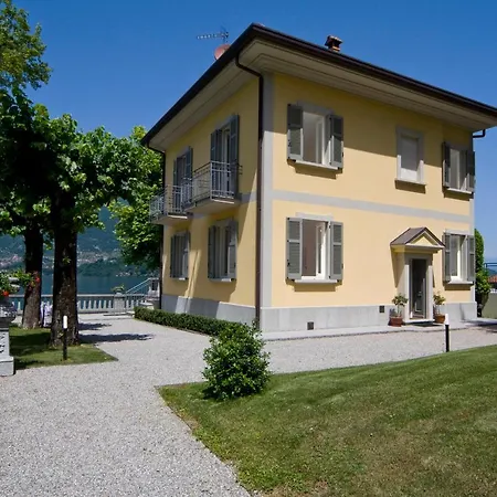 Sleeps 8 *