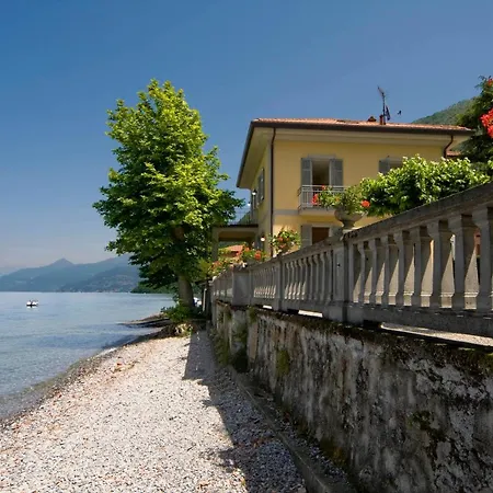 Vila Sleeps 8 *
