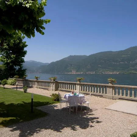 Sleeps 8 Vila