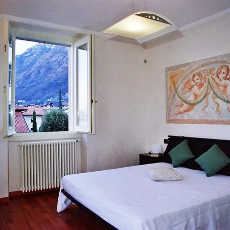 Sleeps 8 * Lezzeno